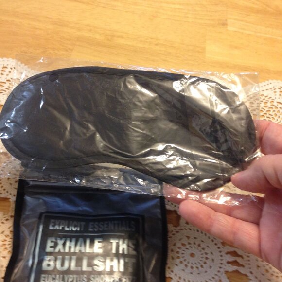 Spa Day Bundle, shower steamers, bath bombs, eye mask - Picture 2 of 6